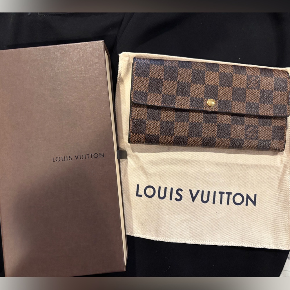 Louis Vuitton Sarah Wallet in the Damier Ebene